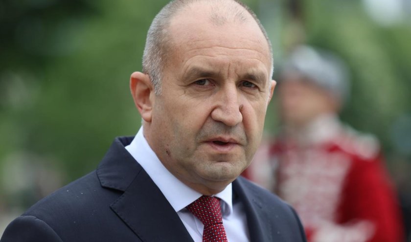 Един лекар начело в листите на Радев