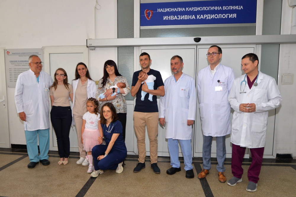 Лекари от две болници спасиха бременна с аортна дисекция