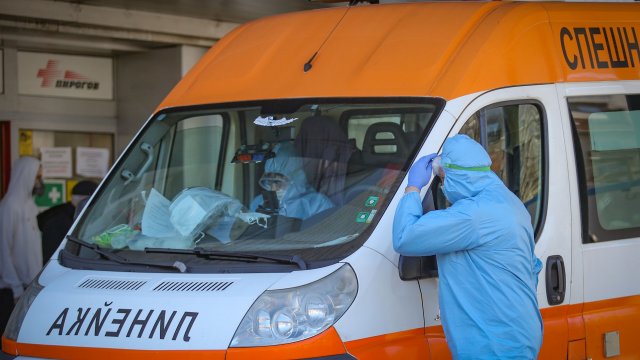 Как се определят парите на спешните медици за К-19