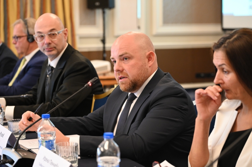 Бюджетът финансира обучението на над 6000 души