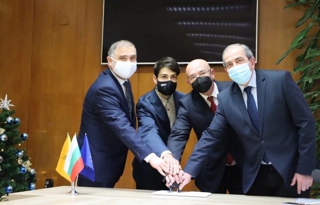 ВМА с марка за 130-годишнината