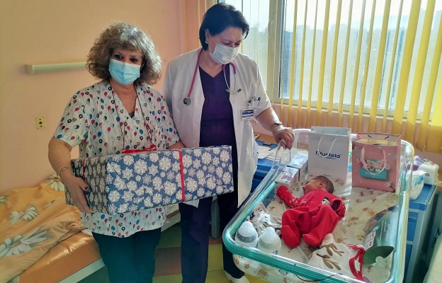 Подаръци за бебе №1 в УМБАЛ „Св. Георги”