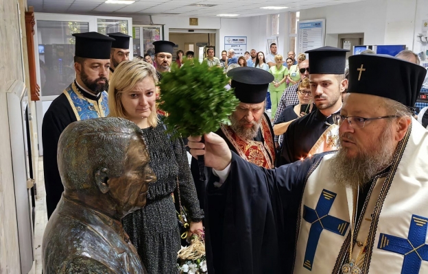 Откриха бюст-паметник на Игнат Канев 