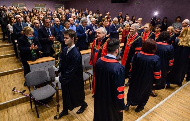 Тържествен академичен съвет в МУ-Варна 