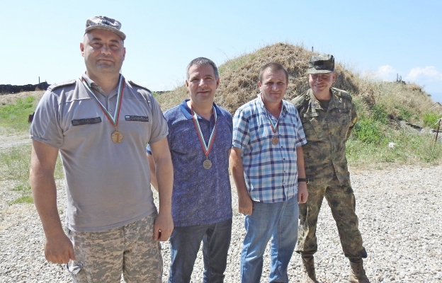 Сребро по стрелба за ВМА-Пловдив