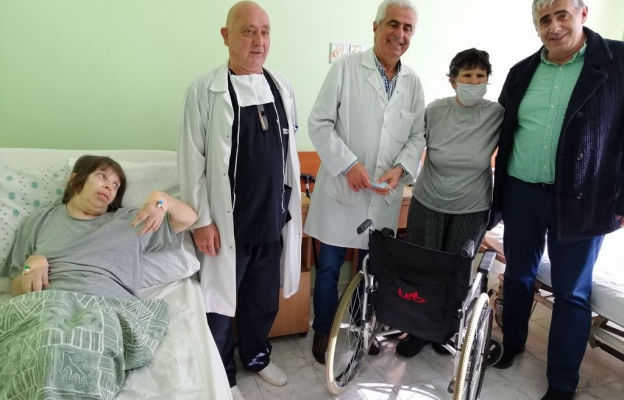 Става от Германия за жена с полиартрит