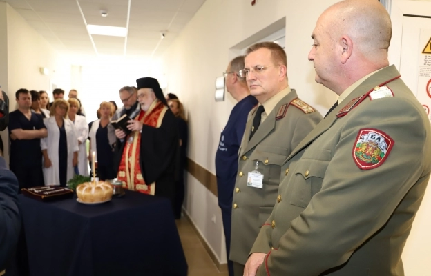 Водосвет и нов ЯМР във ВМА 