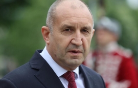 Един лекар начело в листите на Радев