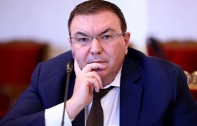 Проф. Ангелов пак начело във В. Търново