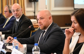 Бюджетът финансира обучението на над 6000 души